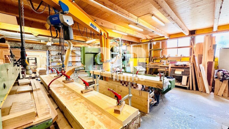 Lager / Produktionshalle mit Büro- und Sozialräumen, Außenflächen + Carport nahe Kassel - Abgetrennter Hallenbereich